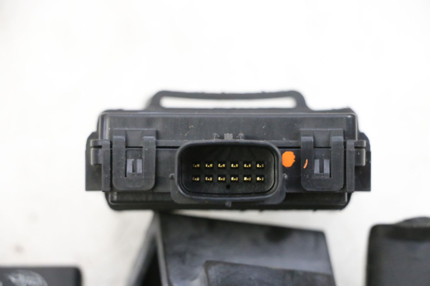 photo de KIT DE LLAVES CDI YAMAHA NEO'S CORE 1 (2022 - 2026) - Primer plano de alta resolución