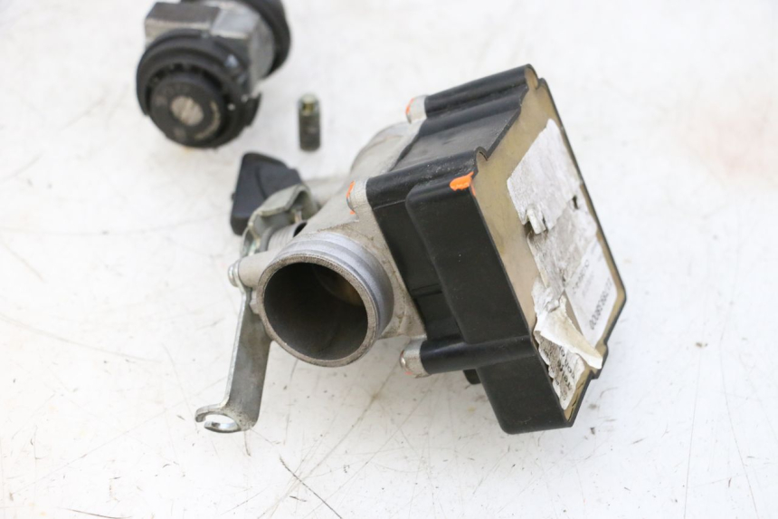 photo de KIT DE LLAVES CDI PEUGEOT SATELIS 125 (2013 - 2018) - Detalles de los puntos de fijación