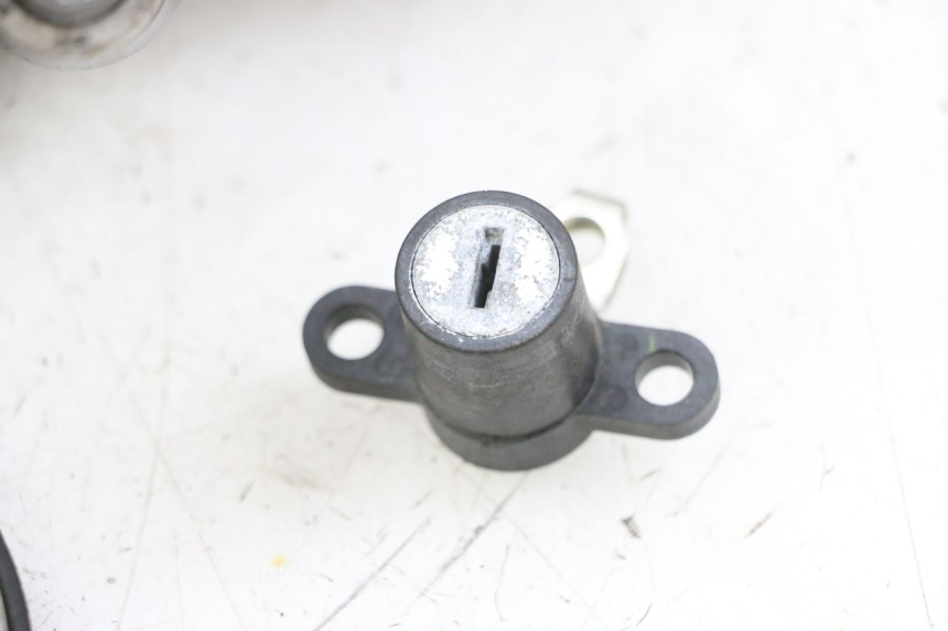 photo de KIT DE CERRADURA LLAVE CDI NEIMAN YAMAHA TDM ABS 900 (2002 - 2014) - Perfil de la pieza de repuesto