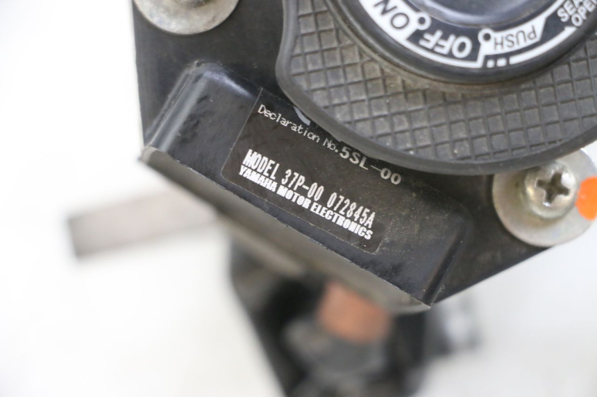 photo de KIT DE BLOQUEO LLAVE CDI NEIMAN YAMAHA X-MAX XMAX 125 (2010 - 2014) - Primer plano técnico