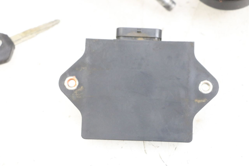 photo de KIT DE CERRADURA LLAVE CDI NEIMAN YAMAHA XMAX X-MAX 125 (2006 - 2009) - Ángulo de visión alternativo