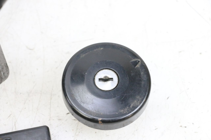 photo de KIT DE CERRADURA LLAVE CDI NEIMAN YAMAHA XMAX X-MAX 125 (2006 - 2009) - Detalle de la pieza