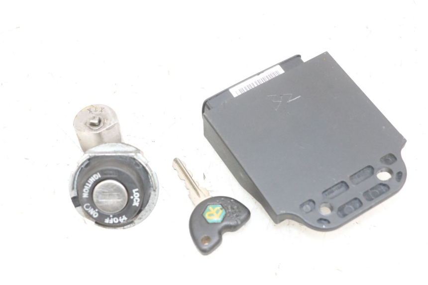 photo de KIT DE BLOQUEO LLAVE CDI NEIMAN PIAGGIO XEVO - X EVO 125 (2007 - 2016) - Primer plano técnico