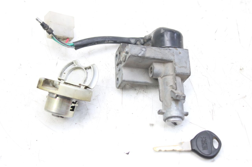 photo de KIT DE CERRADURA Y LLAVE NEIMAN KYMCO AGILITY 4T 50 (2005 - 2018)