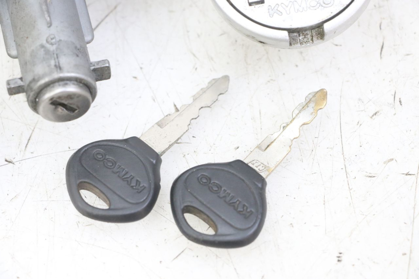 photo de KIT DE CERRADURA Y LLAVE NEIMAN KYMCO AGILITY 4T 50 (2005 - 2018)