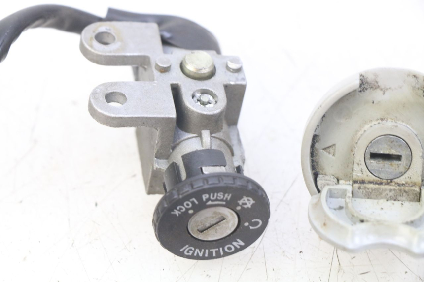 photo de KIT DE CERRADURA Y LLAVE NEIMAN BAOTIAN BT 49 QT-9 50 (2006 - 2010)
