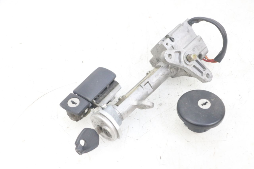 photo de KIT DE LLAVES SUZUKI BURGMAN 125 (2007 - 2014) - Detalle de la pieza