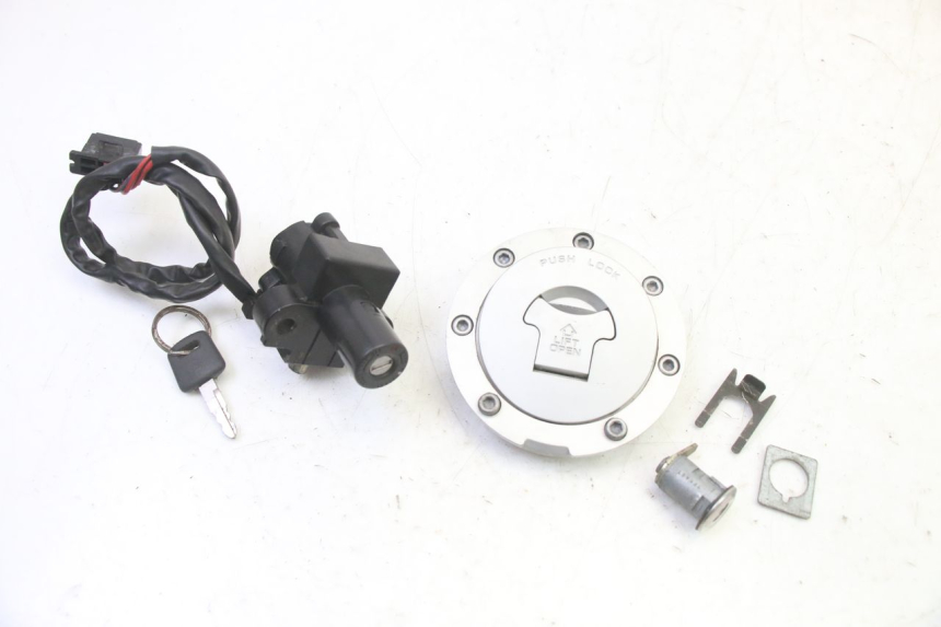 photo de KIT DE CERRADURA Y LLAVE NEIMAN HONDA CBR RR FIREBLADE 900 (1992 - 1994)