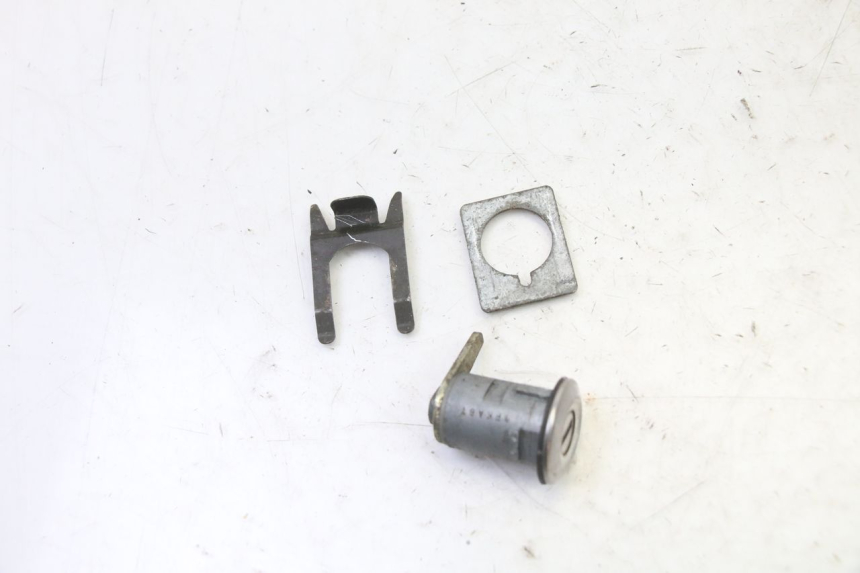 photo de KIT DE CERRADURA Y LLAVE NEIMAN HONDA CBR RR FIREBLADE 900 (1992 - 1994)