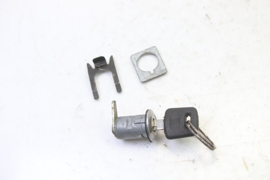 photo de KIT DE CERRADURA Y LLAVE NEIMAN HONDA CBR RR FIREBLADE 900 (1992 - 1994)