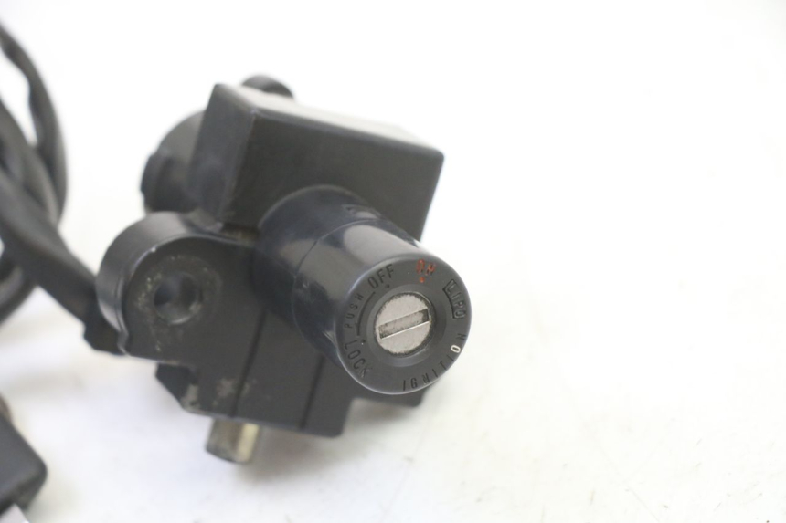 photo de KIT DE CERRADURA Y LLAVE NEIMAN HONDA CBR RR FIREBLADE 900 (1992 - 1994)