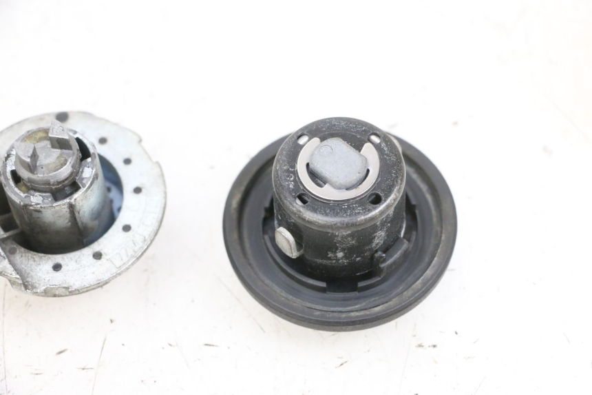 photo de KIT DE LLAVES PIAGGIO FLY 4T 50 (2013 - 2017) - Zoom estado de uso