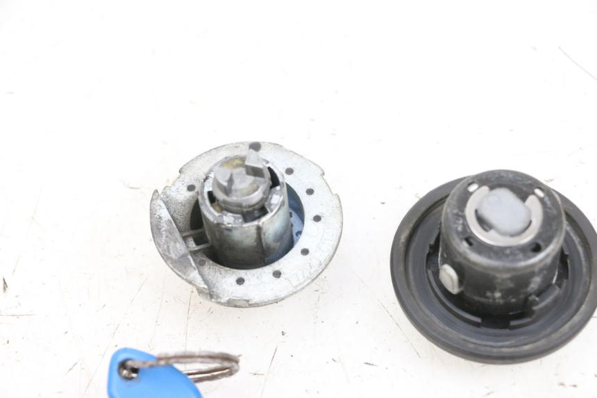 photo de KIT DE LLAVES PIAGGIO FLY 4T 50 (2013 - 2017) - Otra perspectiva