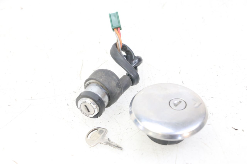 photo de KIT DE CERRADURA CON LLAVE NEIMAN SUZUKI GN 125 (1997 - 2000)