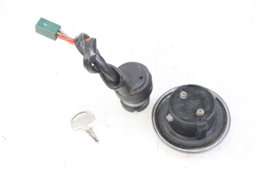 photo de KIT DE CERRADURA CON LLAVE NEIMAN SUZUKI GN 125 (1997 - 2000)
