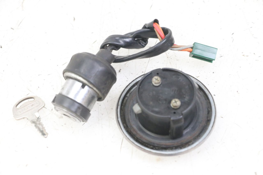 photo de KIT DE CERRADURA CON LLAVE NEIMAN SUZUKI GN 125 (1997 - 2000)