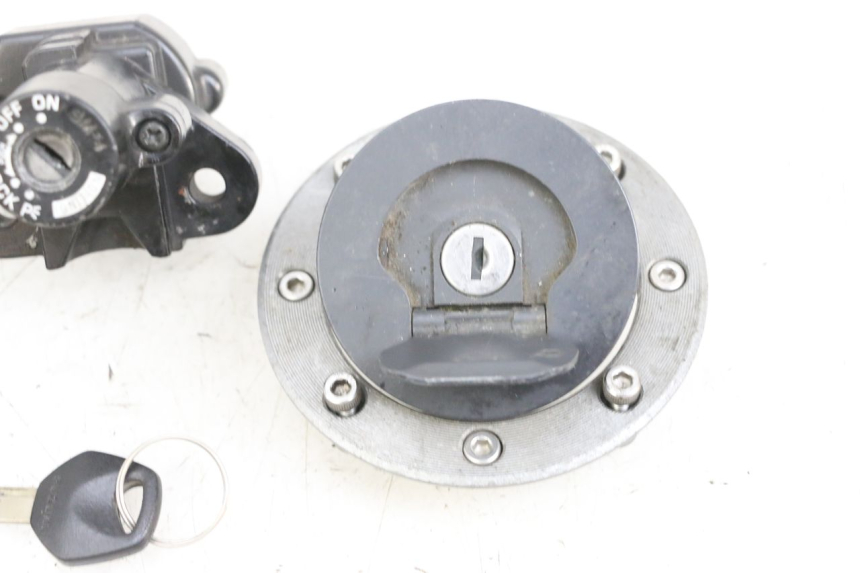 photo de KIT DE LLAVES SUZUKI GSF N BANDIT 600 (1996 - 1999) - Detalles de los puntos de fijación