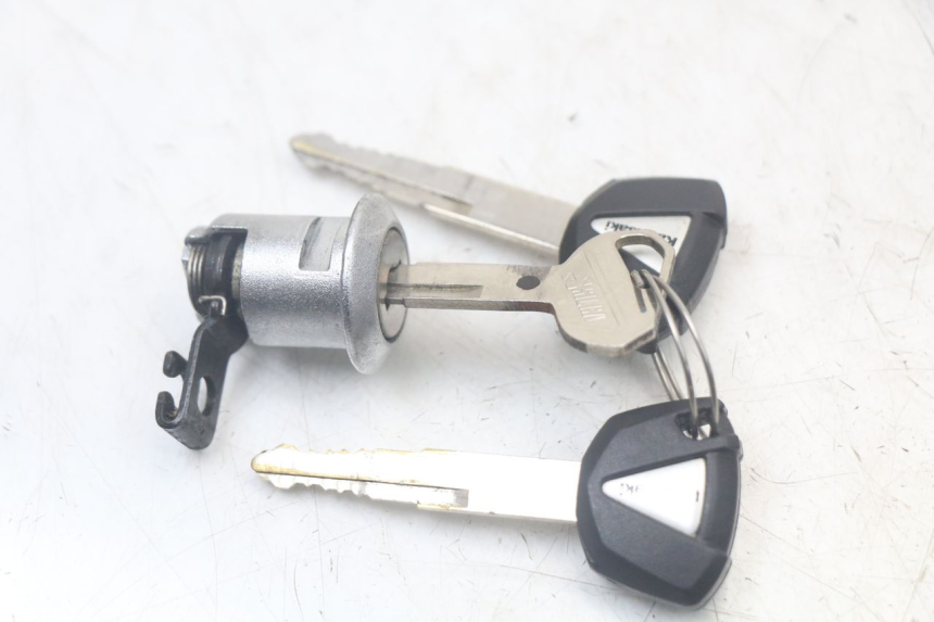 photo de KIT DE CERRADURA Y LLAVE NEIMAN KAWASAKI VERSYS ABS 650 (2015 - 2018)