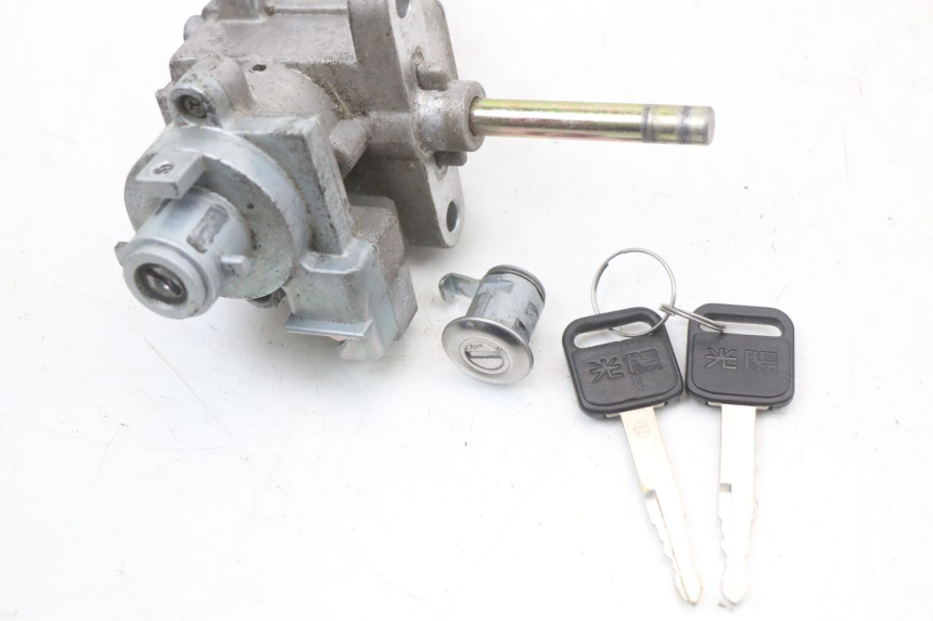 photo de KIT DE CERRADURA CON LLAVE NEIMAN KYMCO XCITING 250 (2006 - 2009)