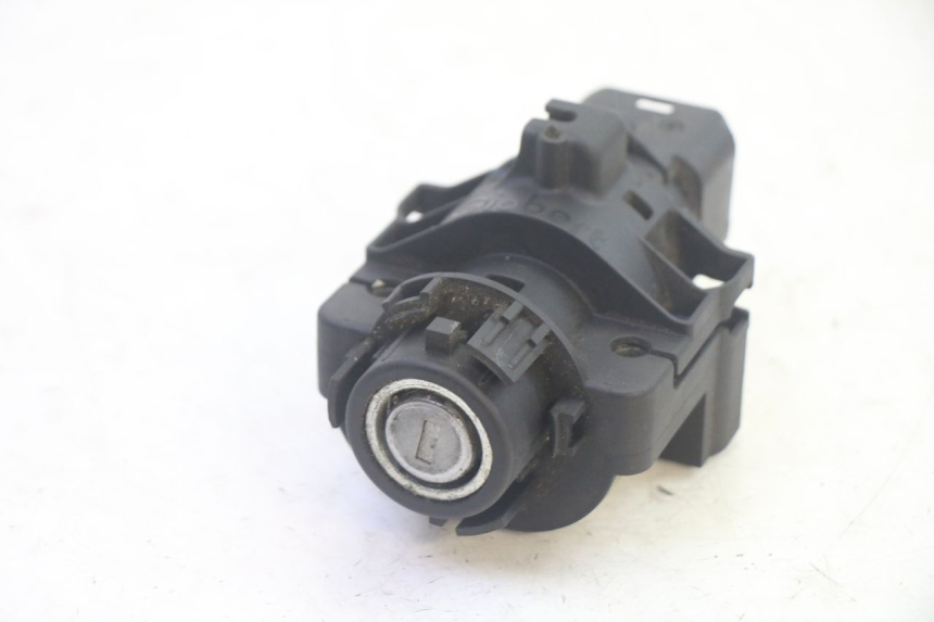 photo de KIT DE LLAVES PIAGGIO MP3 HPE 350 (2018 - 2020) - Otra perspectiva