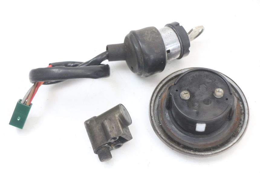 photo de KIT DE CERRADURA CON LLAVE NEIMAN SUZUKI GN 125 (1997 - 2000)