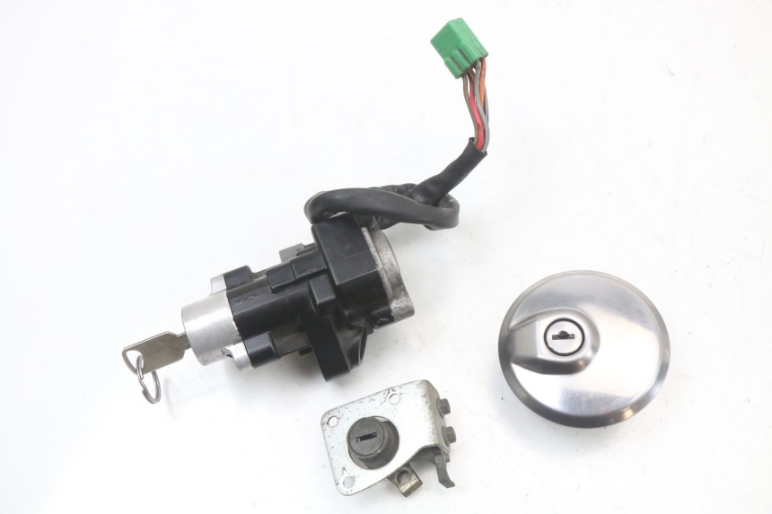 photo de KIT DE LLAVES SUZUKI GZ MARAUDER 125 (1998 - 2004)