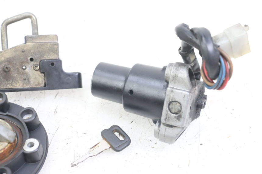 photo de KIT DE CERRADURA Y LLAVE NEIMAN YAMAHA FJ 3CX 1200 (1986 - 1996)