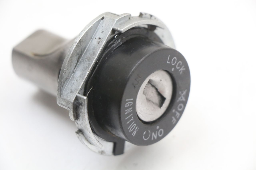 photo de KIT DE CERRADURA Y LLAVE NEIMAN PIAGGIO ZIP 2T 50 (2009 - 2019)