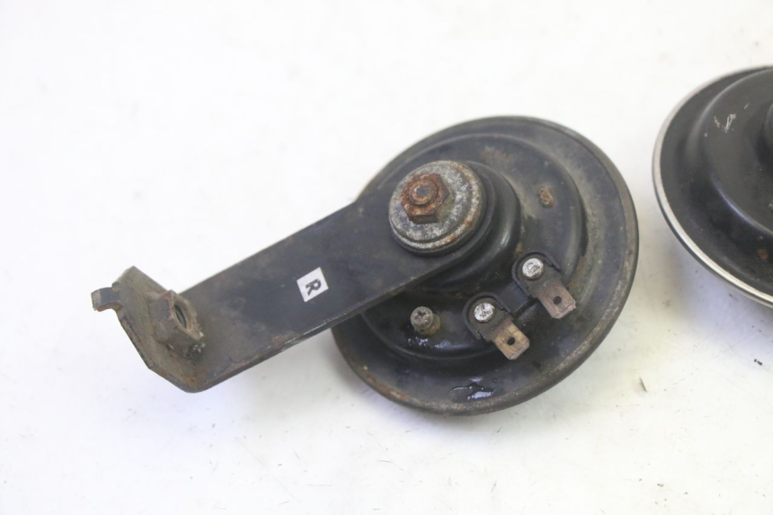 photo de CLAXON KAWASAKI GPZ RX 1000 (1986 - 1988) - Primer plano técnico