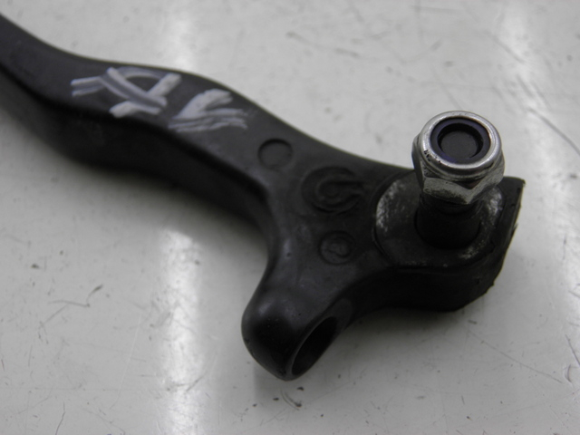 photo de MANETA FRENO DERECHA YAMAHA YP MAJESTY 125 (1998 - 2001)