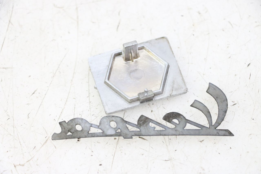 photo de LOGOTIPO MARCA PIAGGIO LXV 4T 50 (2009 - 2013)