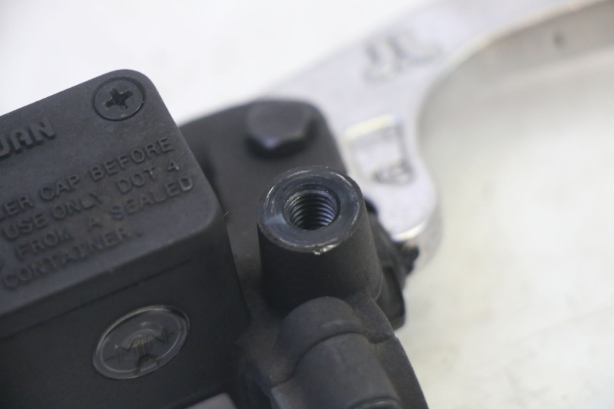 photo de BOMBA FRENO DELANTERO QUADRO 4 4D 350 (2015 - 2018)