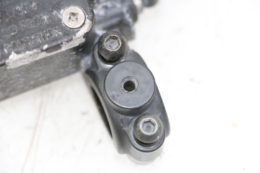 photo de BOMBA FRENO DELANTERO MBK BOOSTER SPIRIT NAKED 50 (2004 - 2017) - Otra perspectiva