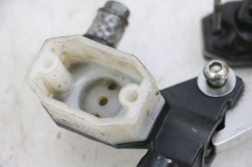 photo de CILINDRO MAESTRO DELANTERO SYM CROX 4T 50 (2016 - 2023) - Zoom estado de uso