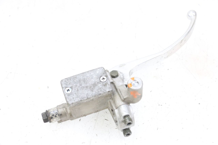 photo de BOMBA FRENO DELANTERO MBK FLAME X 125 (2007 - 2016) - Detalles de los puntos de fijación