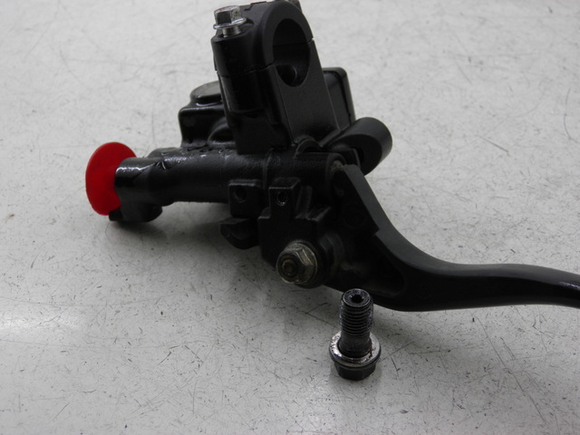 photo de CILINDRO MAESTRO DELANTERO HONDA FES S-WING SWING ABS 125 (2007 - 2015)