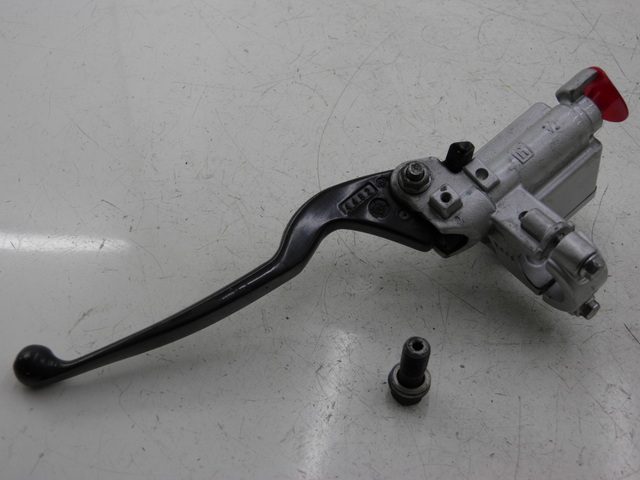 photo de BOMBA FRENO DELANTERO KYMCO AGILITY CITY 4T 50 (2008 - 2016) - Primer plano técnico