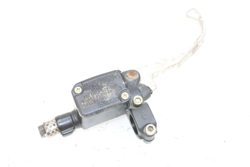 photo de BOMBA FRENO DELANTERO YAMAHA NEO'S NEOS 2T 50 (1998 - 2007) - Detalles de los puntos de fijación