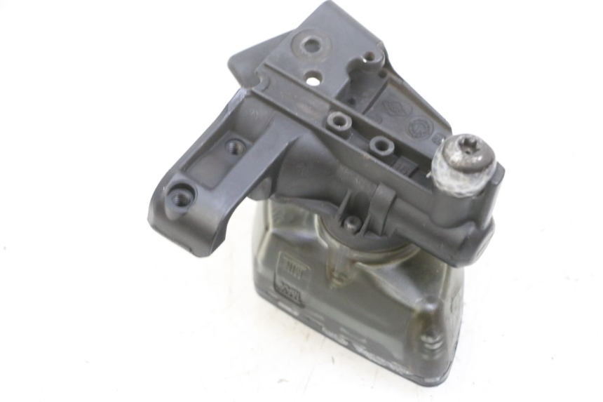 photo de BOMBA FRENO DELANTERO BMW R RT ABS 1200 (2010 - 2014) - Primer plano técnico