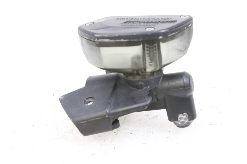 photo de BOMBA FRENO DELANTERO BMW R RT ABS 1200 (2010 - 2014) - Detalles de los puntos de fijación