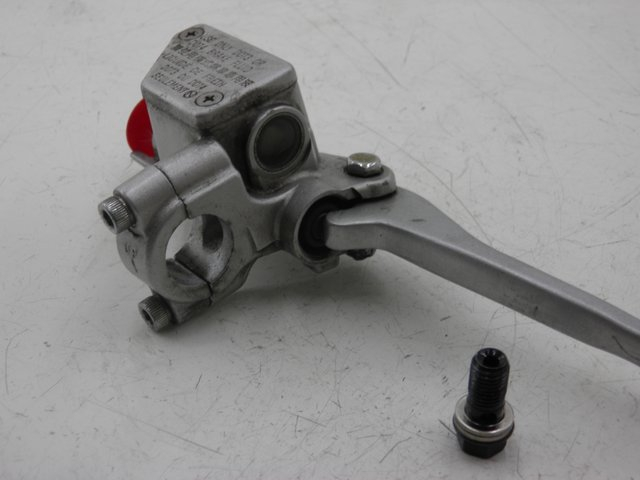 photo de BOMBA FRENO DELANTERO SYM MIO 50 (2005 - 2010)