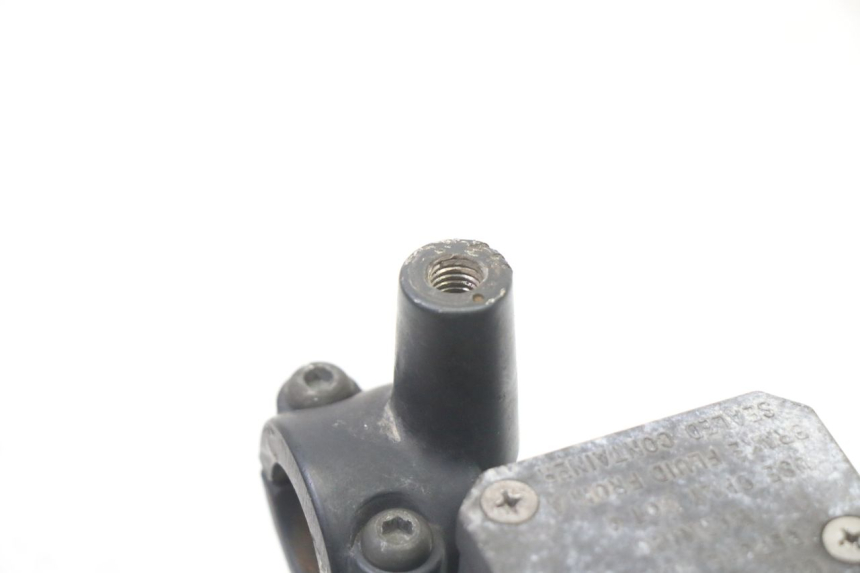 photo de CILINDRO MAESTRO DELANTERO YAMAHA XMAX X-MAX 125 (2006 - 2009)