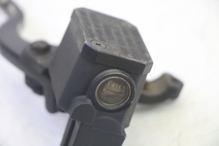 photo de CILINDRO MAESTRO DELANTERO YAMAHA X-MAX XMAX 250 (2006 - 2009)