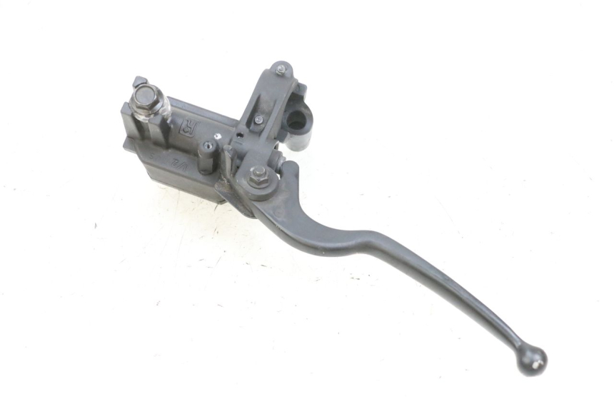 photo de CILINDRO MAESTRO DELANTERO YAMAHA X-MAX XMAX 125 (2010 - 2014)