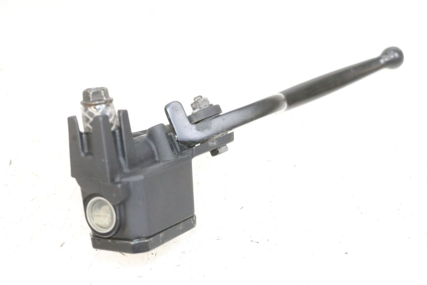 photo de CILINDRO MAESTRO DELANTERO YAMAHA XMAX X-MAX 125 (2006 - 2009) - Primer plano técnico