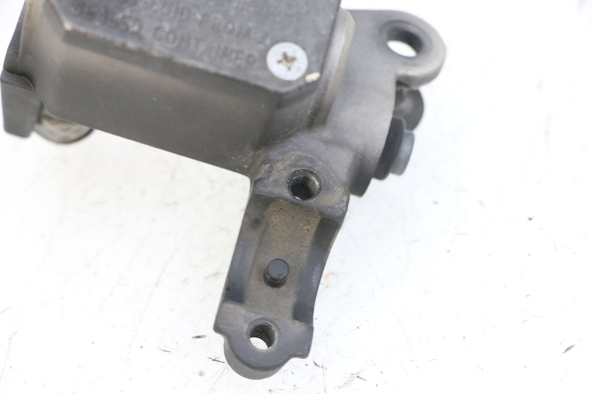 photo de CILINDRO MAESTRO DELANTERO YAMAHA X-MAX XMAX 125 (2010 - 2013) - Otra perspectiva