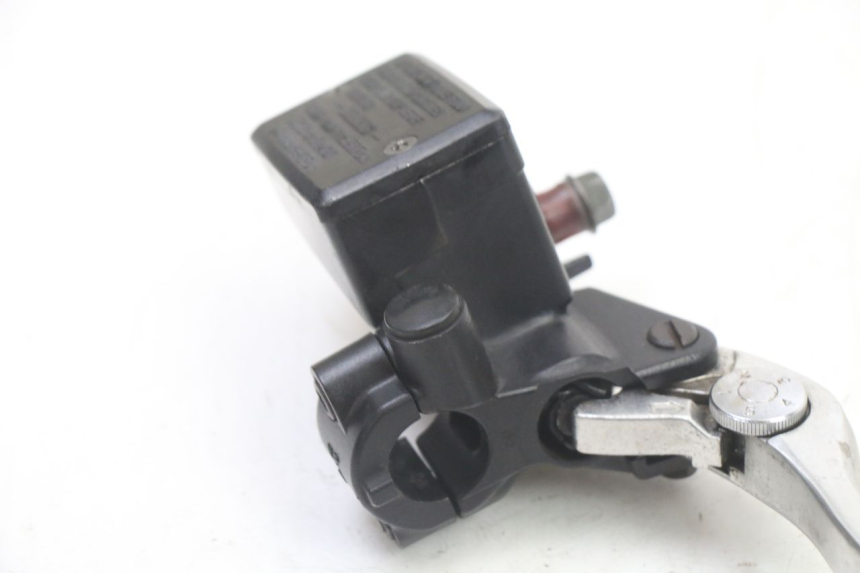 photo de CILINDRO MAESTRO DELANTERO YAMAHA FZS FAZER 600 (2001 - 2003)