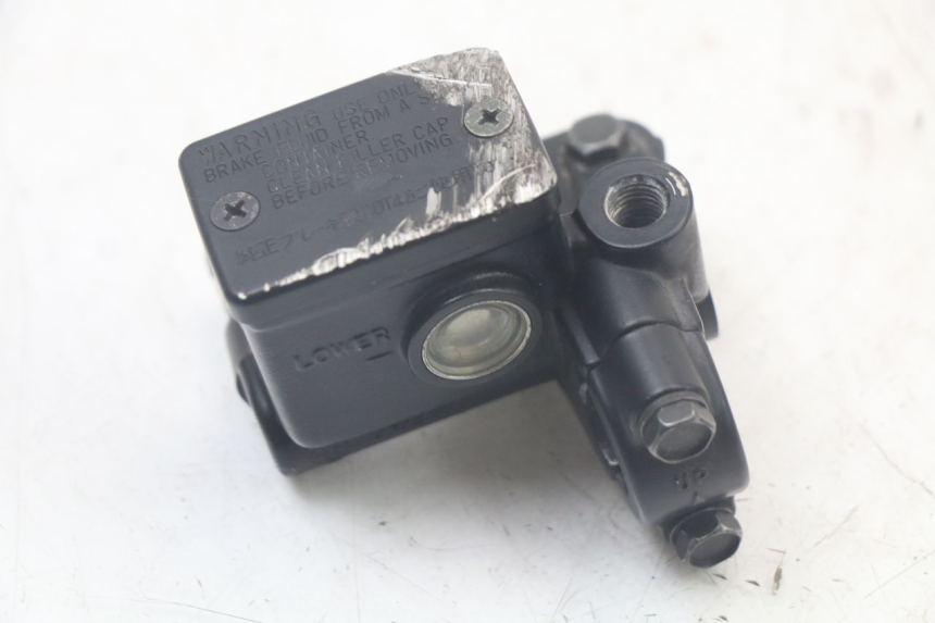 photo de CILINDRO MAESTRO DELANTERO YAMAHA XT X 660 (2004 - 2016)