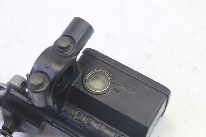 photo de BOMBA EMBRAGUE SUZUKI DL V STROM 1000 (2002 - 2007) - Primer plano técnico