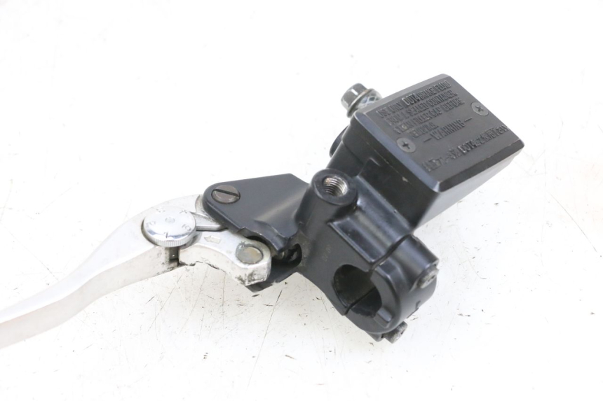 photo de CILINDRO MAESTRO EMBRAGUE YAMAHA FJR ABS 1300 (2006 - 2012) - Detalles de los puntos de fijación